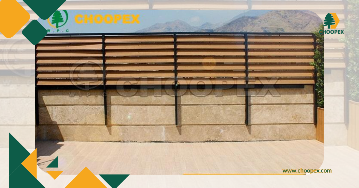 پرچین چوبی برای محدود کردن دید ساختمانهای مجاور