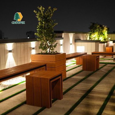 نیمکت چوب پلاست چوپکس مناسب کافی‌شاپ فضای باز